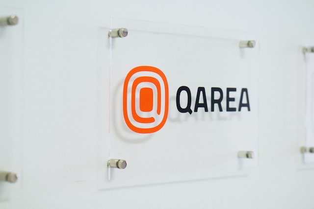 Excellent acrylic sign for Qurea business in Detroit